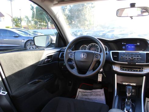 Used 2013 Honda Accord LX image 38
