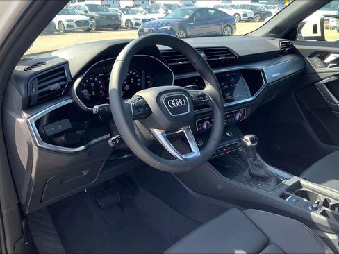 New 2025 Audi Q3 2.0T Premium image 9