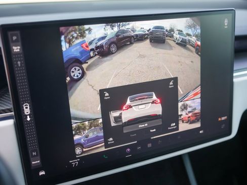 Used 2022 Tesla Model X Plaid image 19