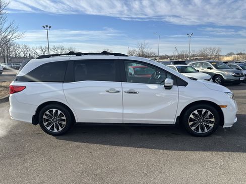 Certified 2024 Honda Odyssey EX-L image 4
