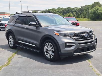 Certified 2023 Ford Explorer XLT w/ Equipment Group 202A