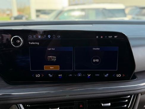 Used 2025 Chevrolet Tahoe LT AWD/4WD image 31