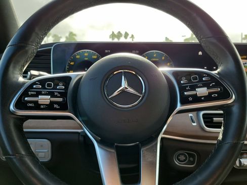 Used 2023 Mercedes-Benz GLS 450 4MATIC image 28