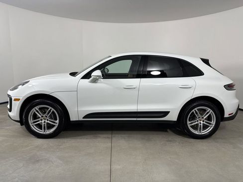 Certified 2025 Porsche Macan image 2