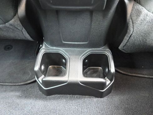 Used 2022 Jeep Wrangler Sport S image 24