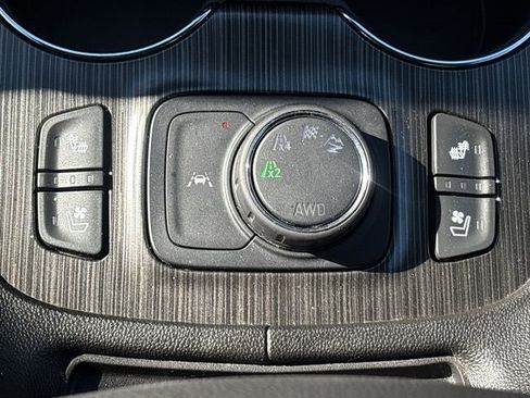 Certified 2023 GMC Acadia SLT w/ Elevation Edition image 32