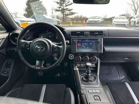 Used 2024 Toyota GR86 Premium image 15