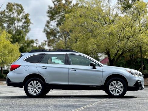 Used 2018 Subaru Outback 2.5i image 6