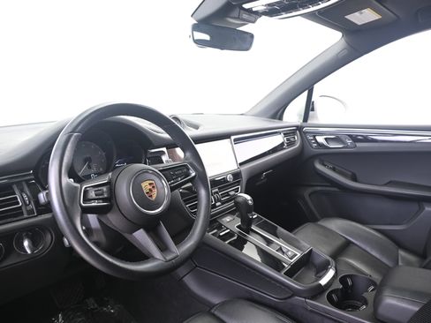 Certified 2023 Porsche Macan S AWD/4WD image 28