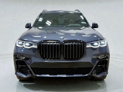 Used 2021 BMW X7 xDrive40i w/ M Sport Package image 11