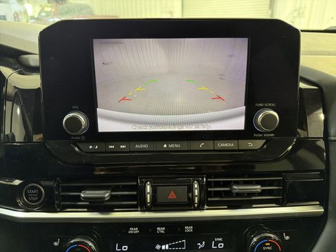 Used 2022 Nissan Pathfinder SV image 19