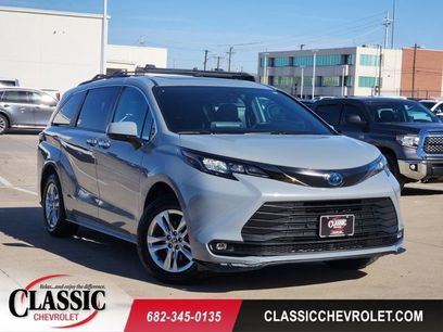 Used 2023 Toyota Sienna XLE Woodland Edition