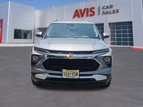 Used 2025 Chevrolet TrailBlazer LT AWD/4WD image 2