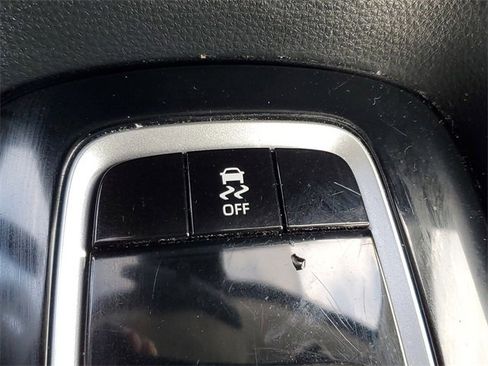 Used 2024 Toyota Corolla LE image 29