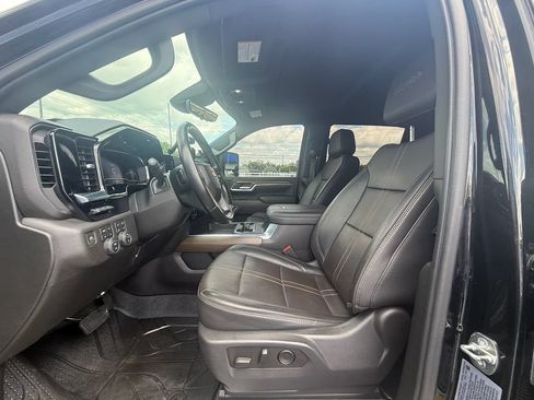 Used 2024 Chevrolet Silverado 2500 High Country w/ High Country Premium Package AWD/4WD image 14