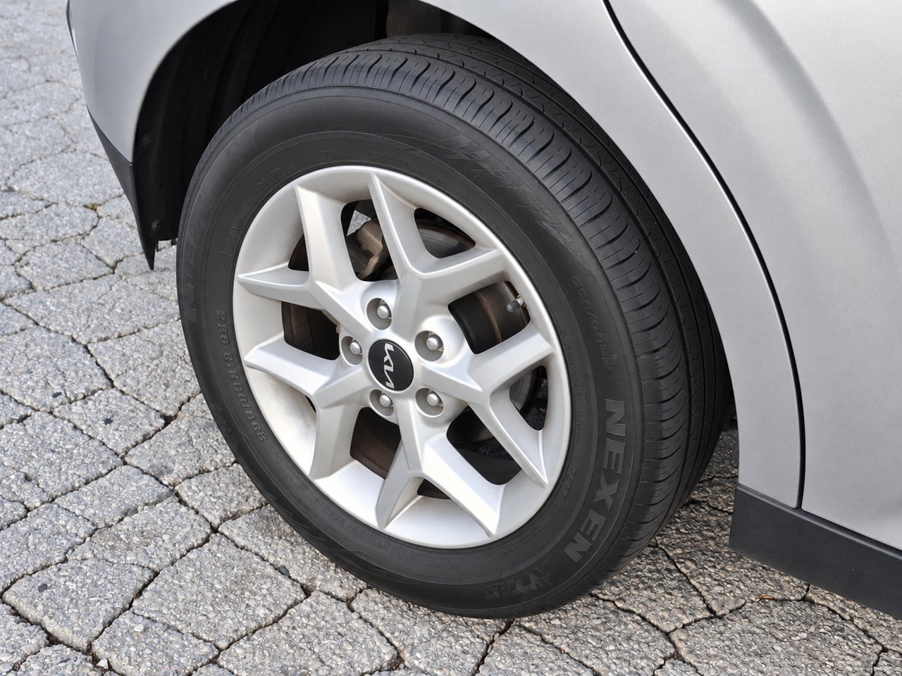 Used 2023 Kia Soul LX w/ LX Technology Package FWD image 10