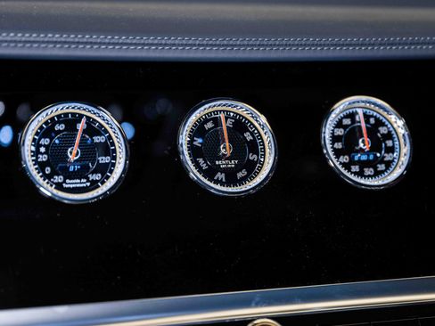 Certified 2024 Bentley Flying Spur V8 AWD/4WD image 35
