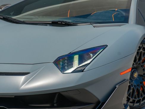 Used 2019 Lamborghini Aventador SVJ AWD/4WD image 24