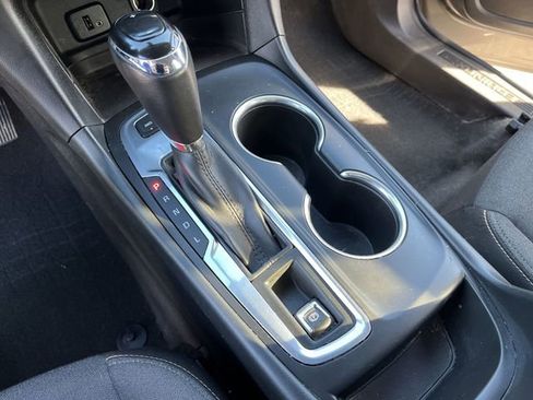 Used 2018 Chevrolet Equinox LT image 22