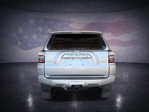Used 2021 Toyota 4Runner SR5 AWD/4WD image 4