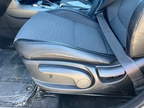 Used 2021 Kia Seltos S AWD/4WD image 16