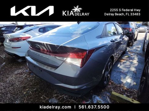 Used 2023 Hyundai Elantra SEL w/ Convenience Package FWD image 9
