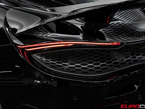 Used 2026 McLaren 750S Spider image 22