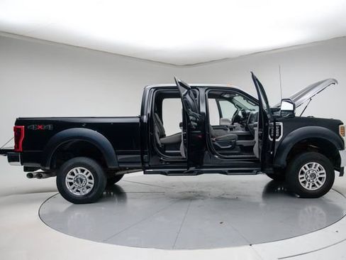 Used 2018 Ford F250 XLT w/ Snow Plow Prep Package AWD/4WD image 14