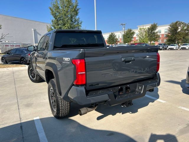 Used 2025 Toyota Tacoma TRD Off-Road AWD/4WD image 5