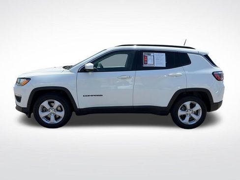 Used 2018 Jeep Compass Latitude FWD image 3