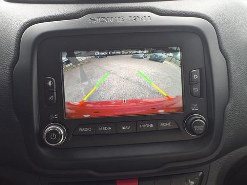 Used 2015 Jeep Renegade Latitude w/ Popular Equipment Group FWD image 13