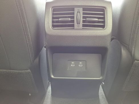 Used 2025 Nissan Rogue SL AWD/4WD image 46