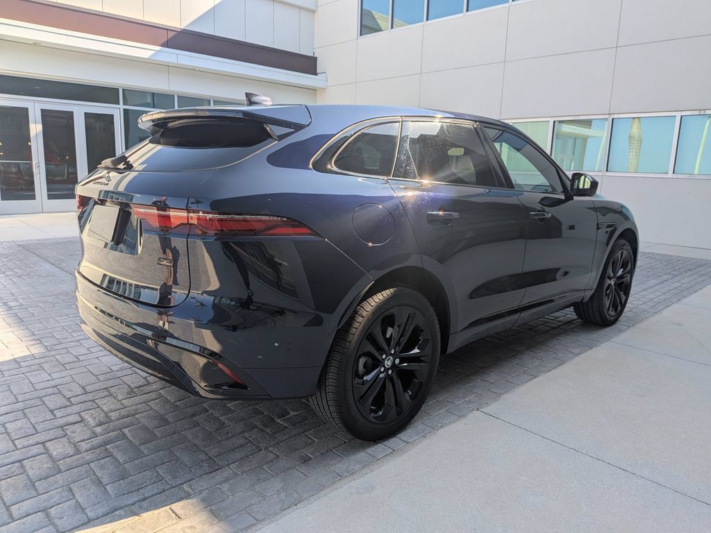 Certified 2026 Jaguar F-PACE R-Dynamic S AWD/4WD image 6