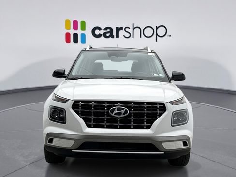 Used 2025 Hyundai Venue Limited image 8