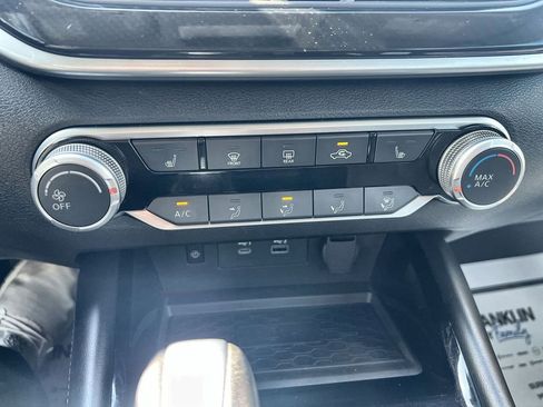 Used 2023 Nissan Altima 2.5 SR w/ SR Premium Package FWD image 19