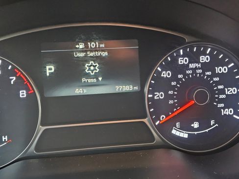 Used 2019 Kia Soul ! image 7