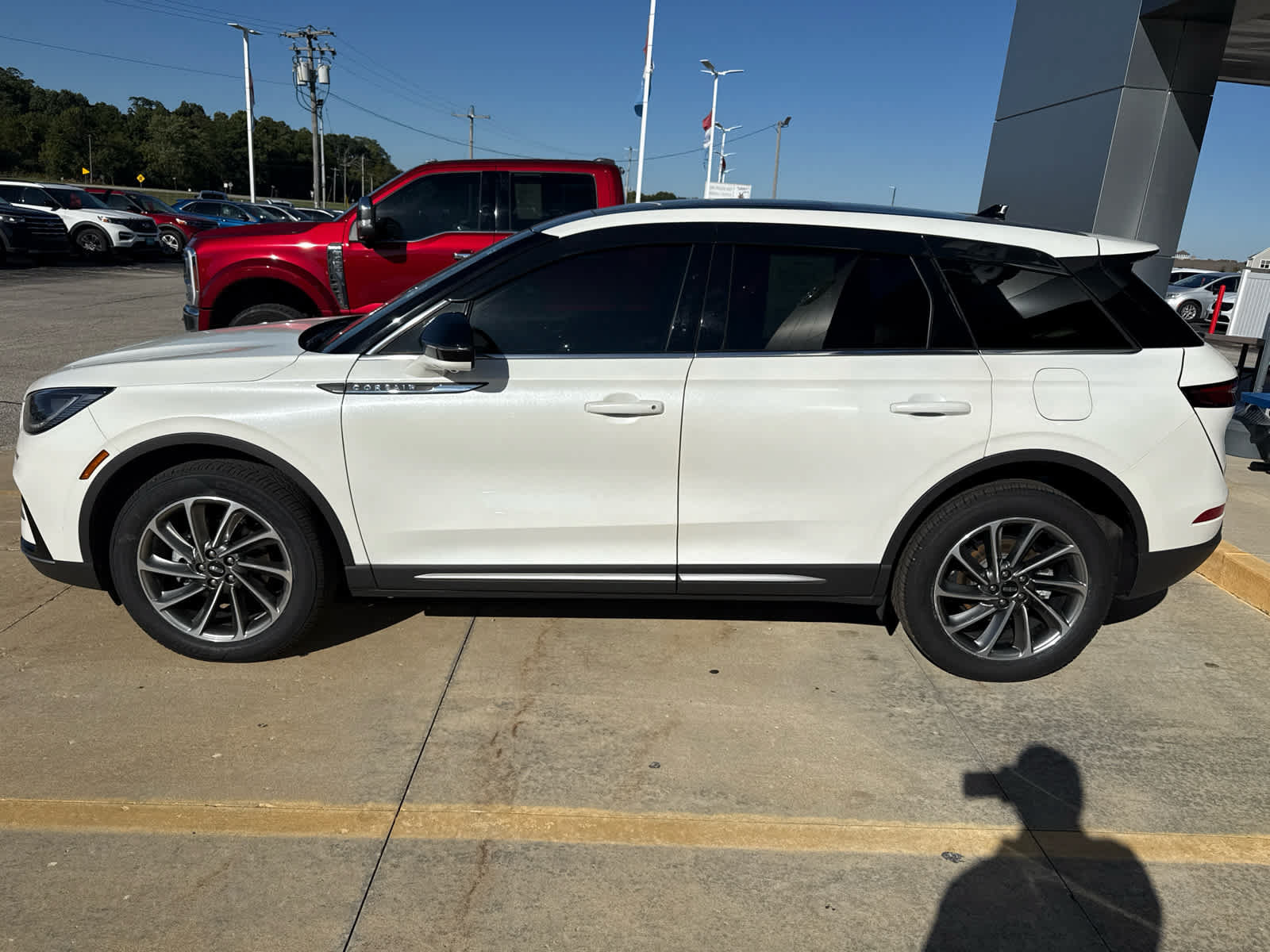Used 2023 Lincoln Corsair AWD w/ Equipment Group 101A image 2