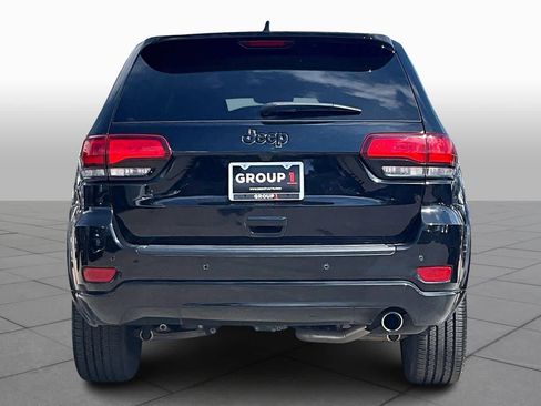 Used 2019 Jeep Grand Cherokee Altitude image 5