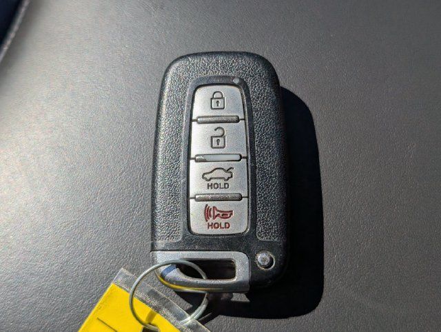 Used 2014 Hyundai Azera Limited FWD image 29