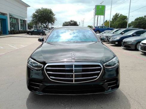 Used 2023 Mercedes-Benz S 580 4MATIC Sedan w/ AMG Line image 3