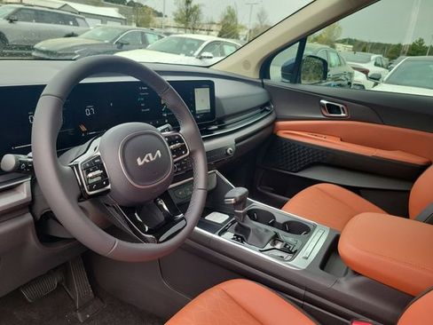 New 2026 Kia Carnival EX image 13
