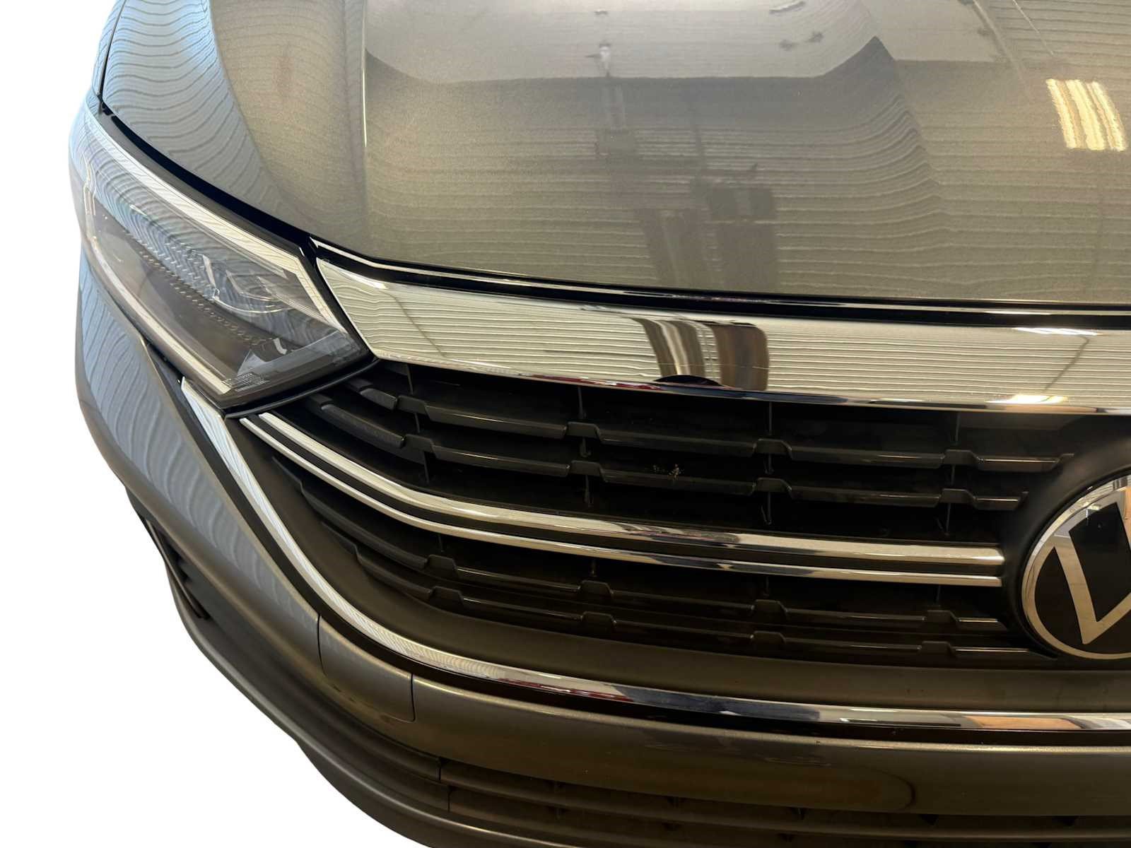 Used 2024 Volkswagen Jetta SEL FWD image 3