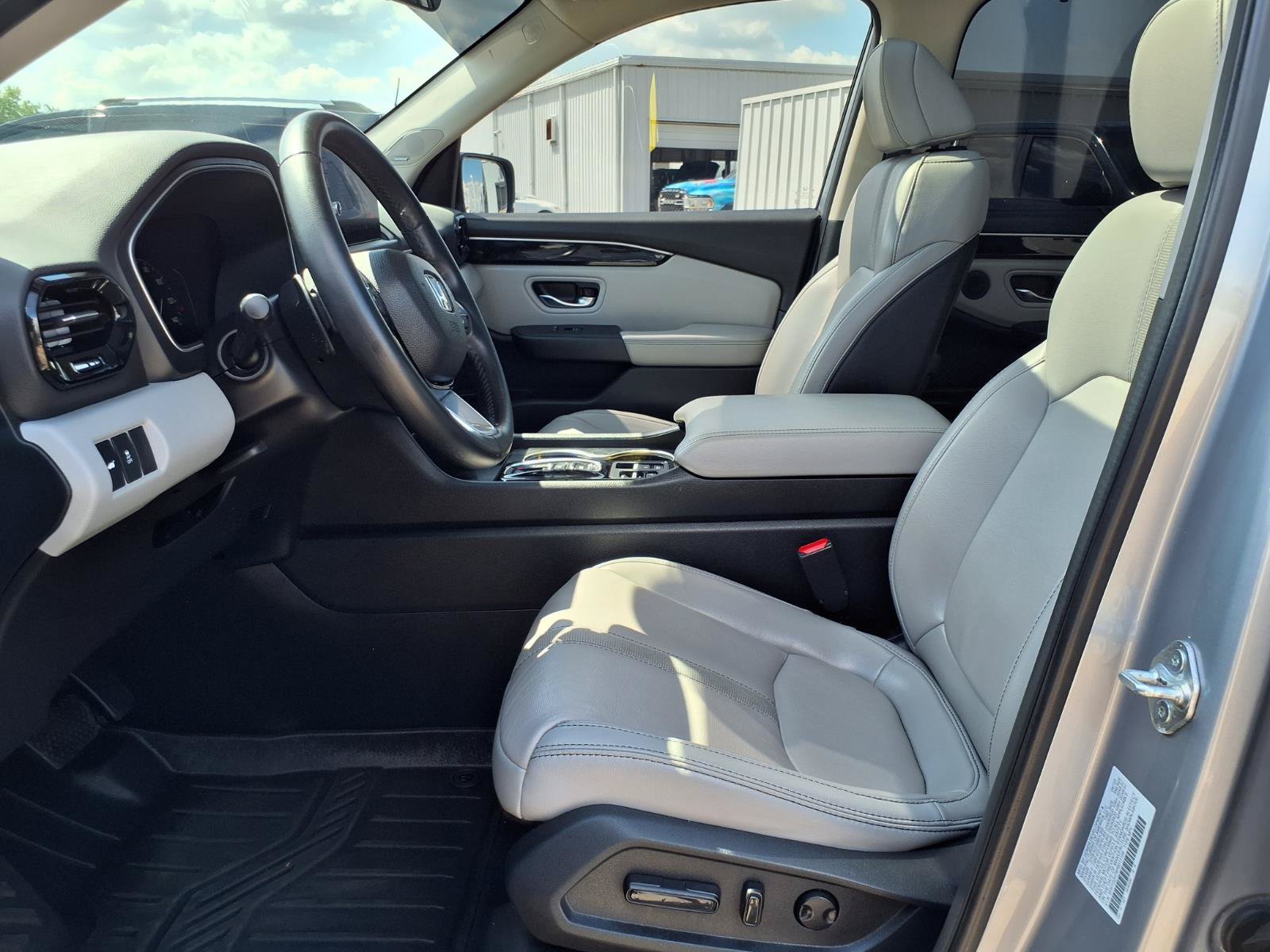 Used 2023 Honda Pilot Touring image 12