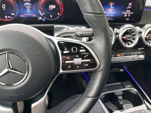 Used 2023 Mercedes-Benz GLB 250 4MATIC image 24