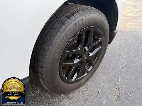 Used 2024 Ford Edge SEL image 21