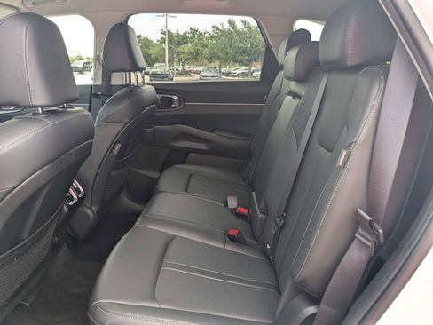 Certified 2025 Kia Sorento S AWD/4WD image 14
