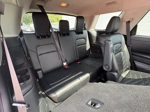 Used 2023 Nissan Pathfinder Platinum AWD/4WD image 34