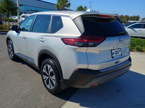 Used 2023 Nissan Rogue SV image 7