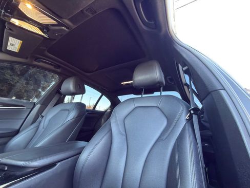 Used 2019 BMW 530e w/ Convenience Package RWD image 19