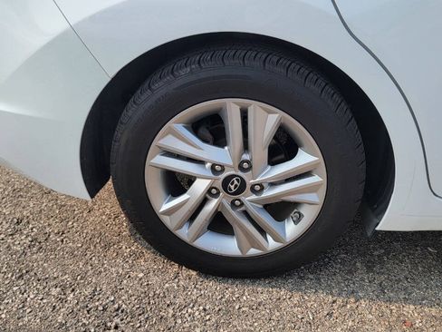 Used 2020 Hyundai Elantra Value Edition FWD image 13